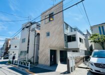 世田谷区下馬4丁目／中古一戸建て／12480万