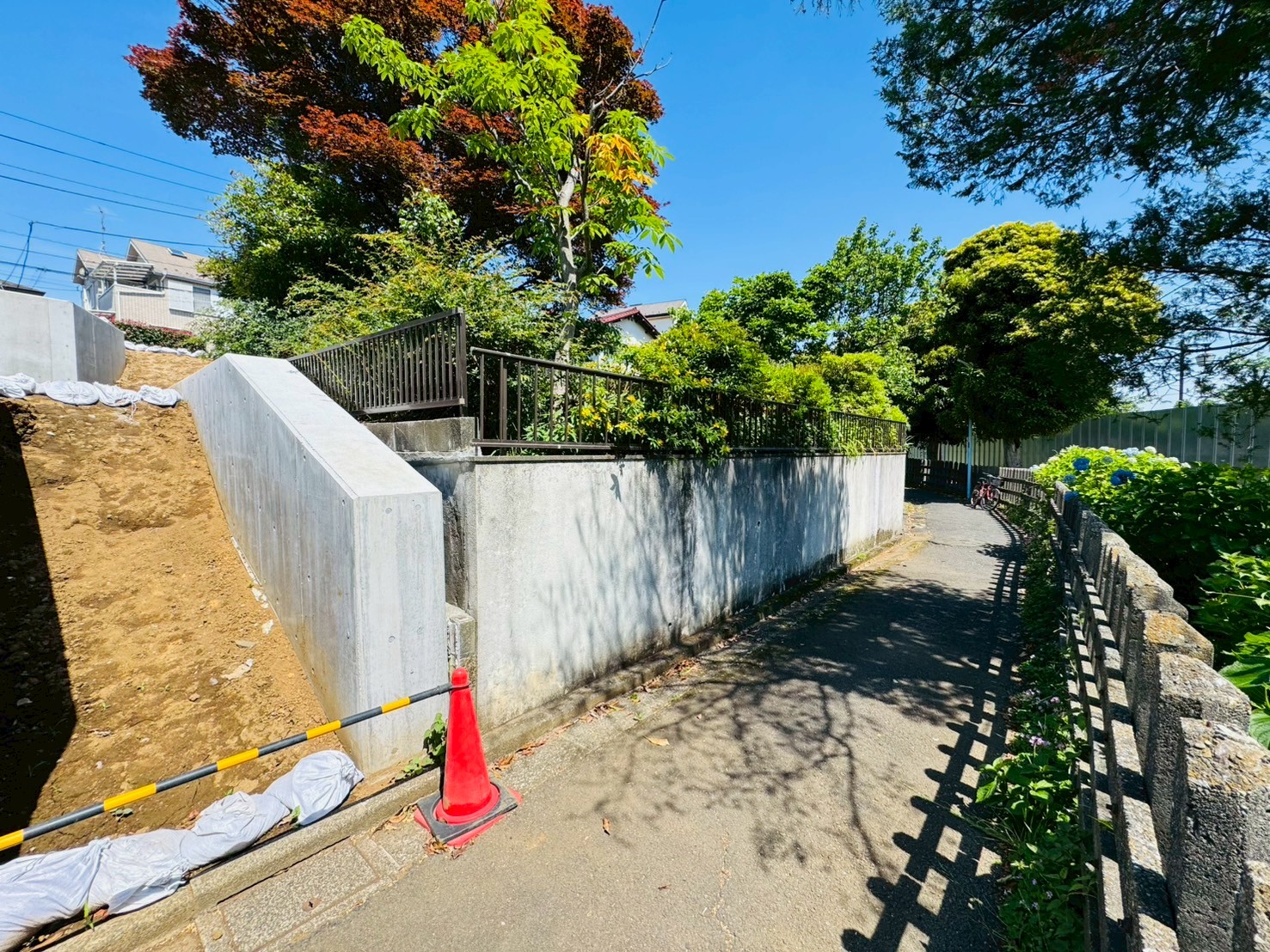 杉並区成田西3丁目／売地／2区画／8500万円
