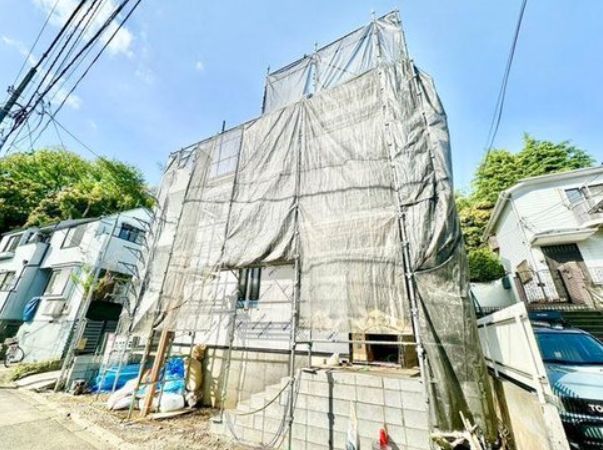 世田谷区成城3丁目　新築一戸建て