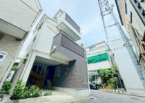 新宿区南元町／中古一戸建て／9380万