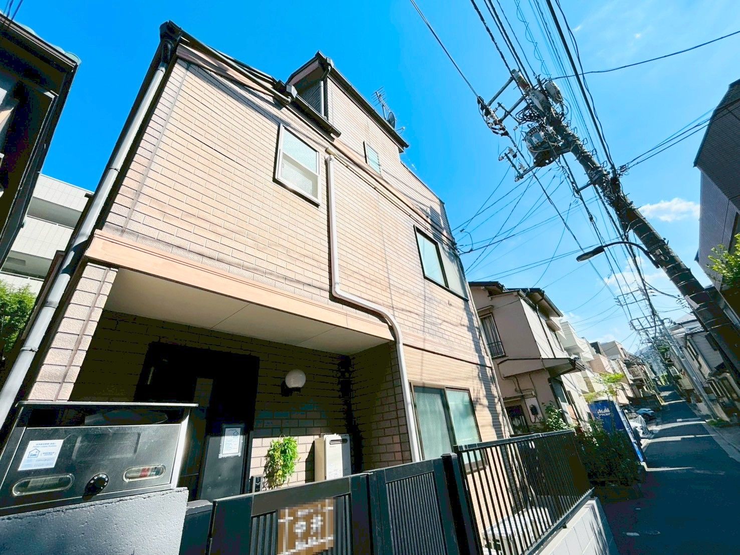 新宿区上落合2丁目／中古一戸建て(収益)／6980万