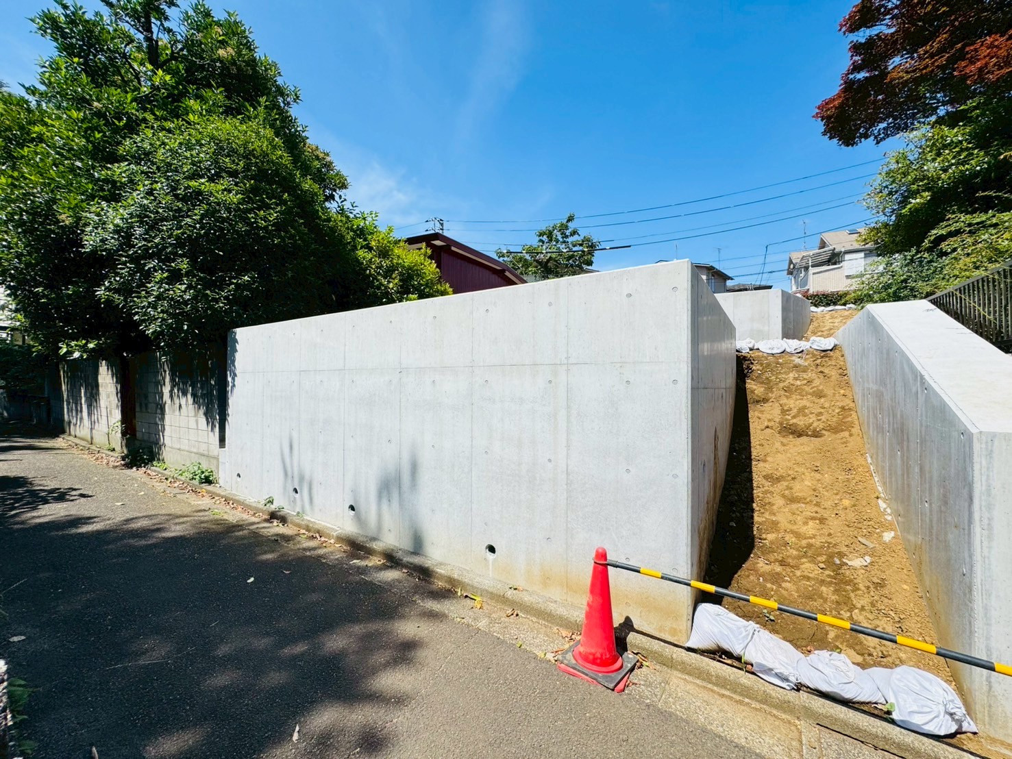 杉並区成田西3丁目／売地／2区画／8500万円